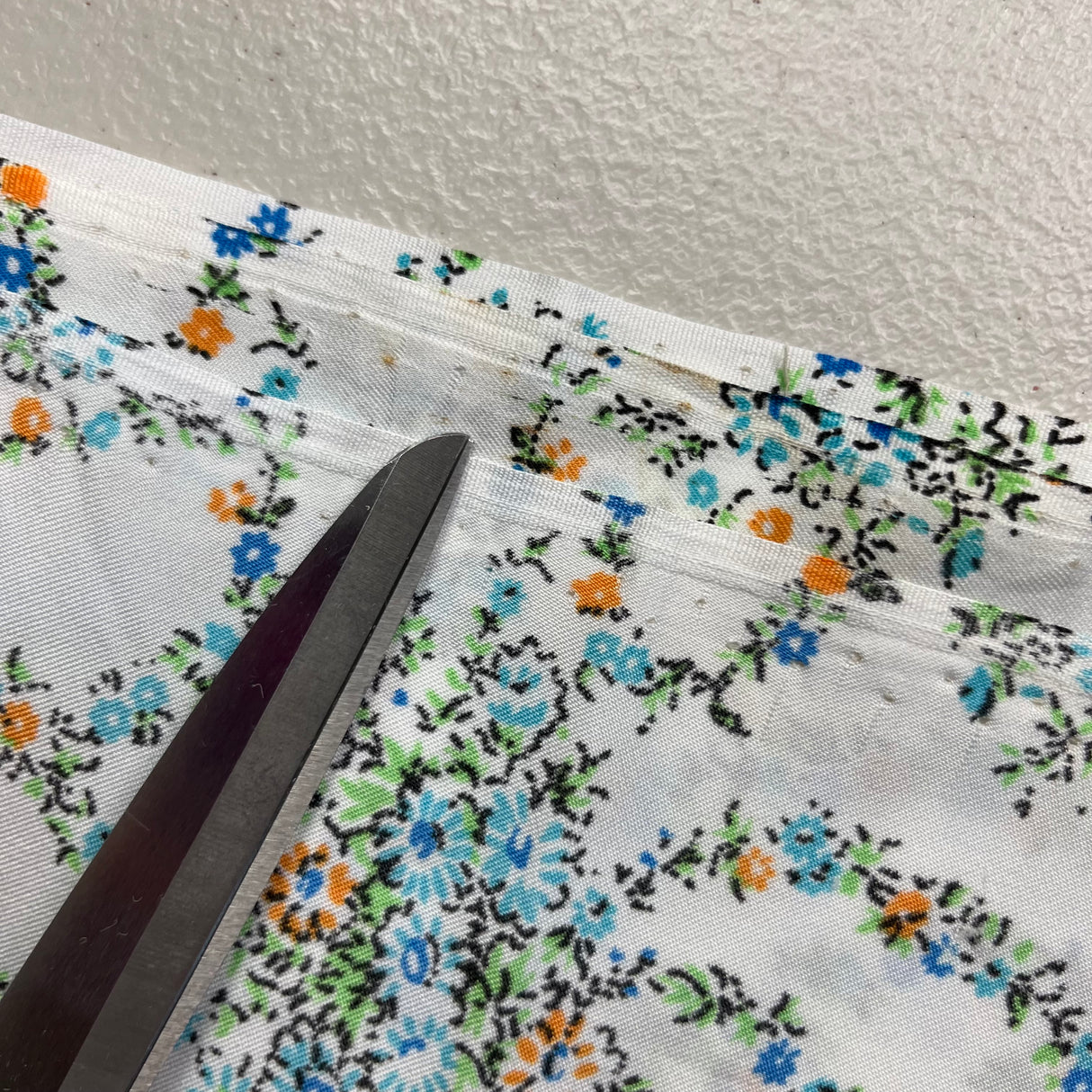 1960’s Swirled Blue Floral Clusters - Polyester - Piece (P180)