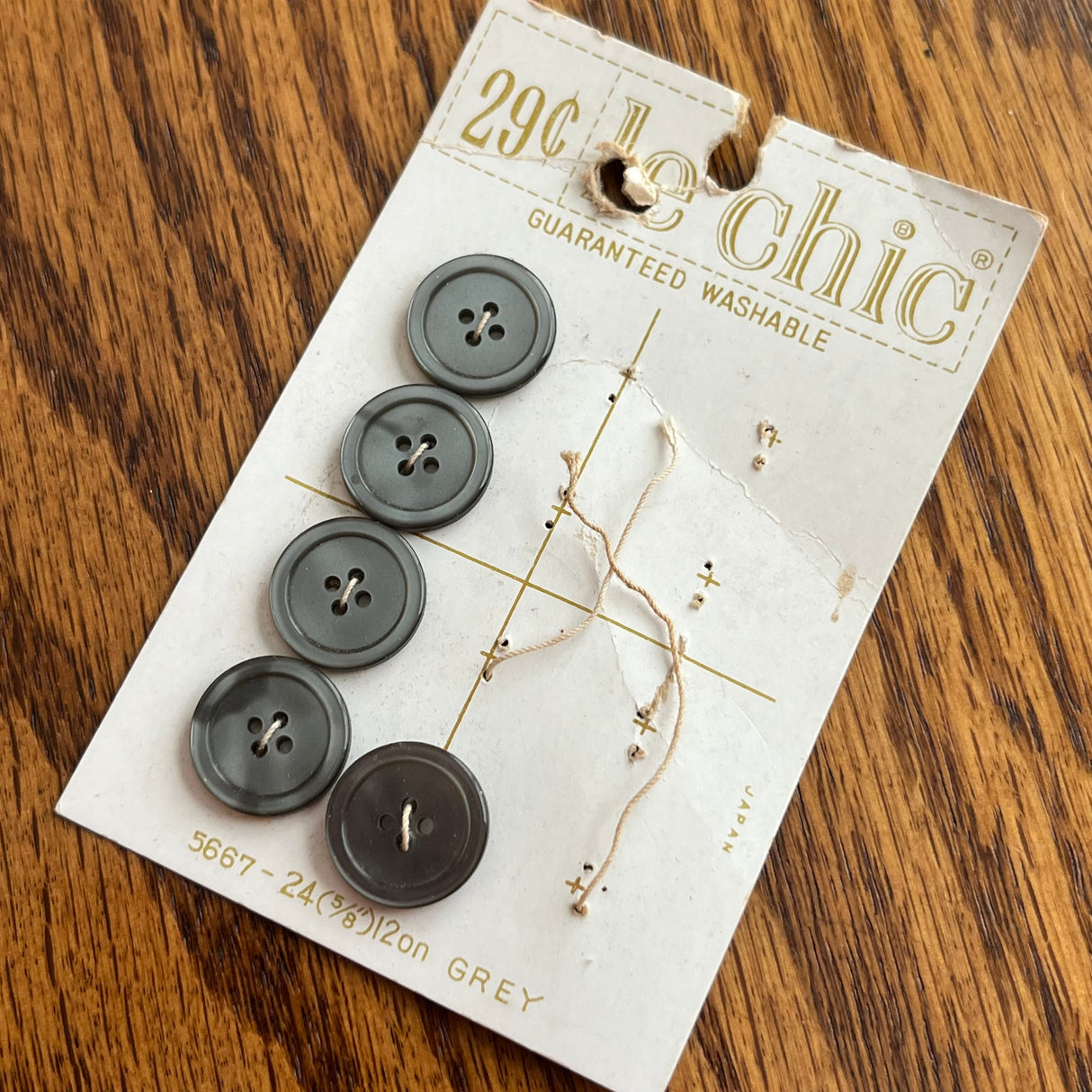 1970’s Le Chic Plastic Buttons - Grey - Set of 5 - Size 24 - 5/8" - on card