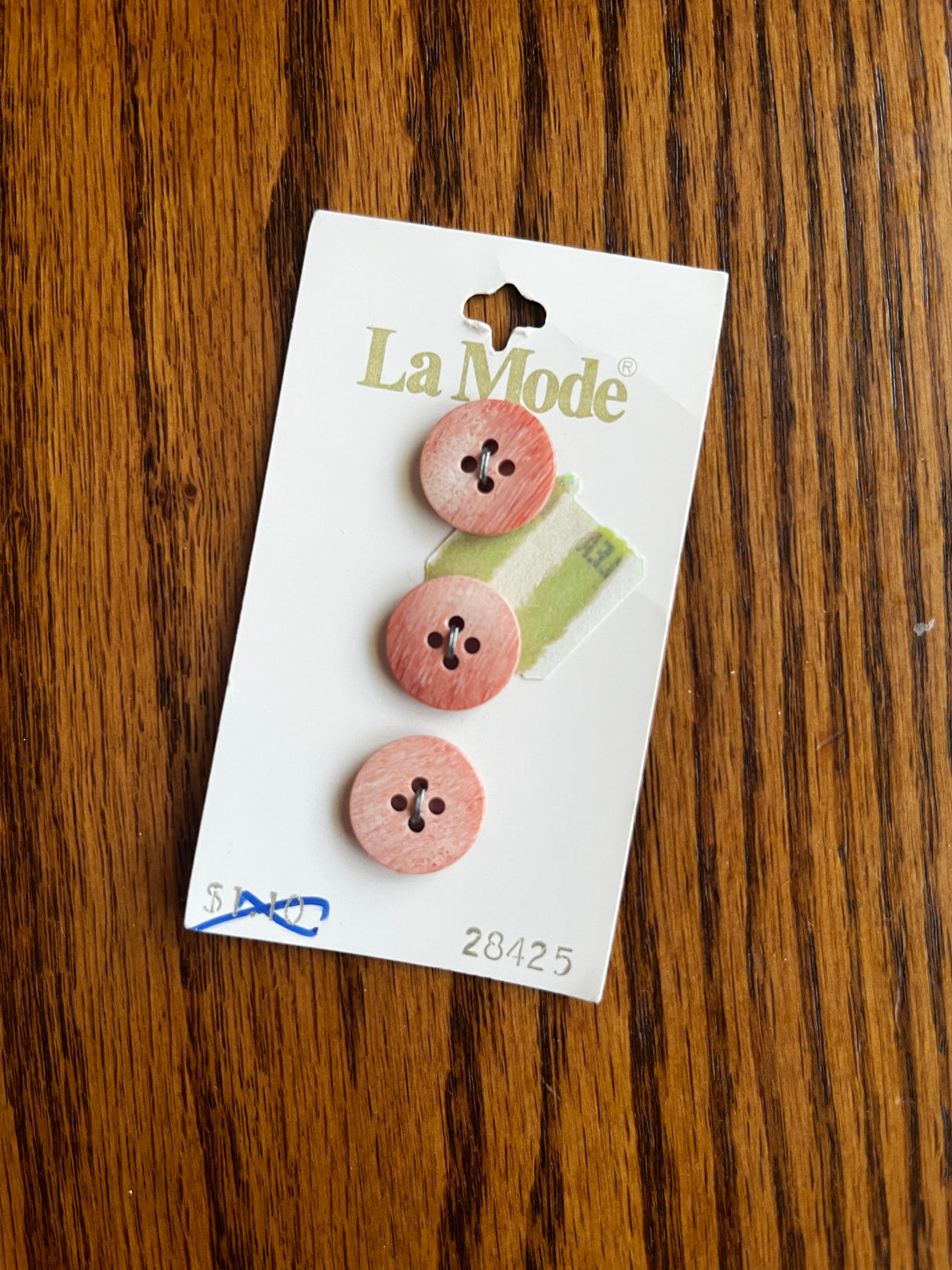1980’s La Mode Marbled Pink Plastic Buttons - Set of 3 - 5/8" - on card