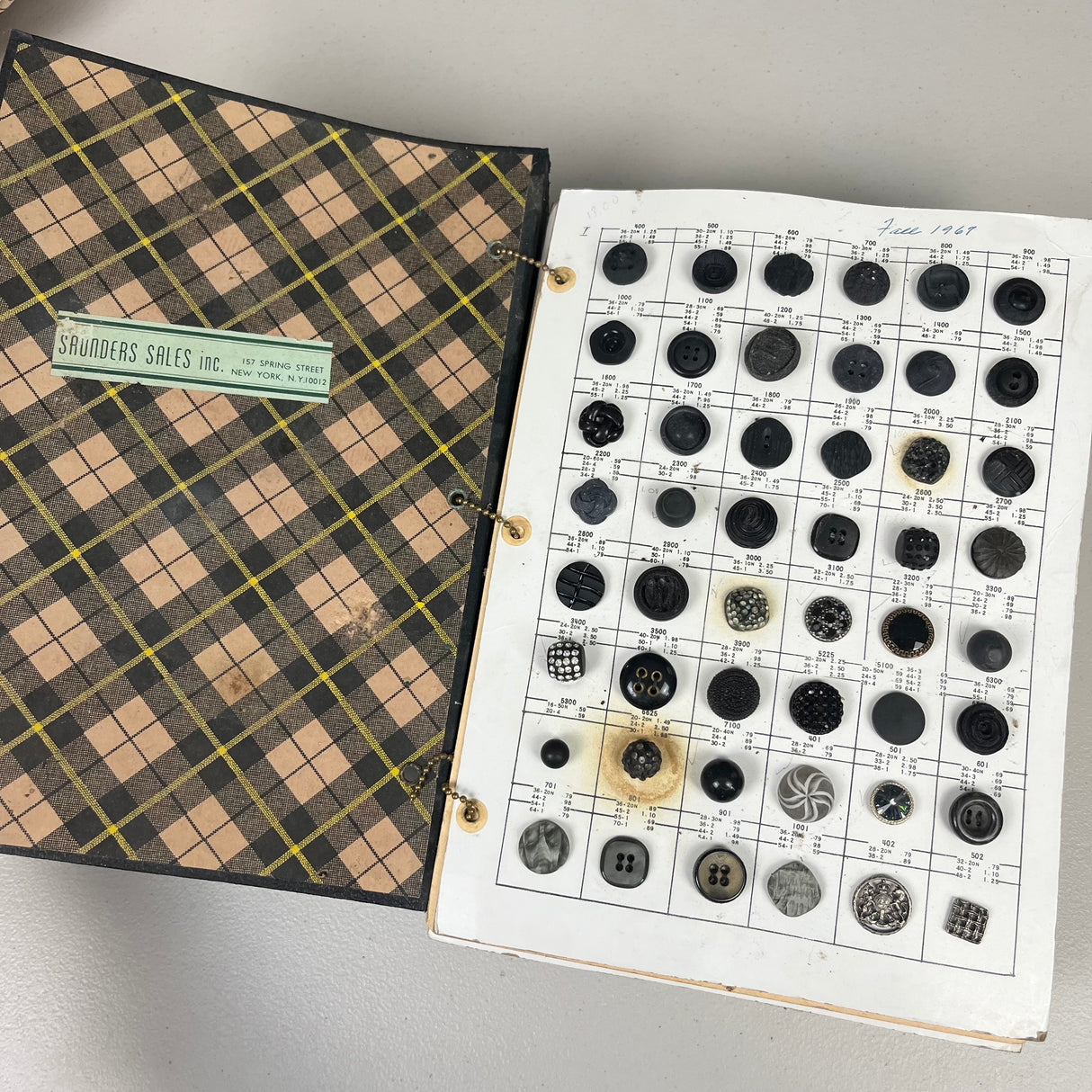 1960's La Mode Button Salesman Book - Full