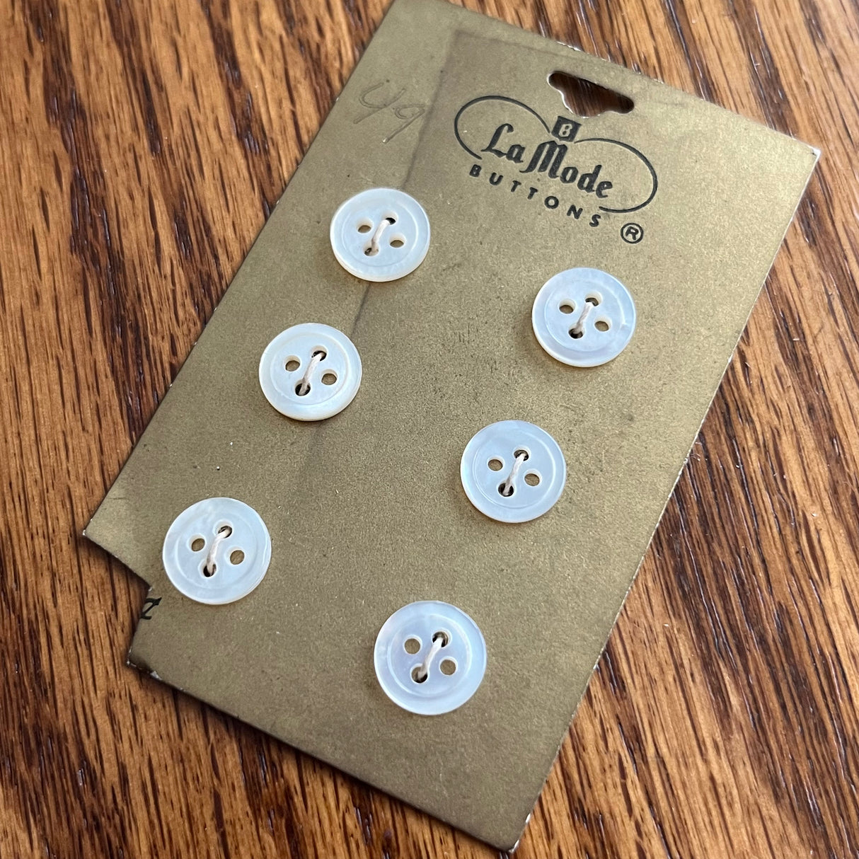 1970’s La Mode Mother of Pearl Buttons - White - Set of 6 - Size 18 - 3/8" - on card