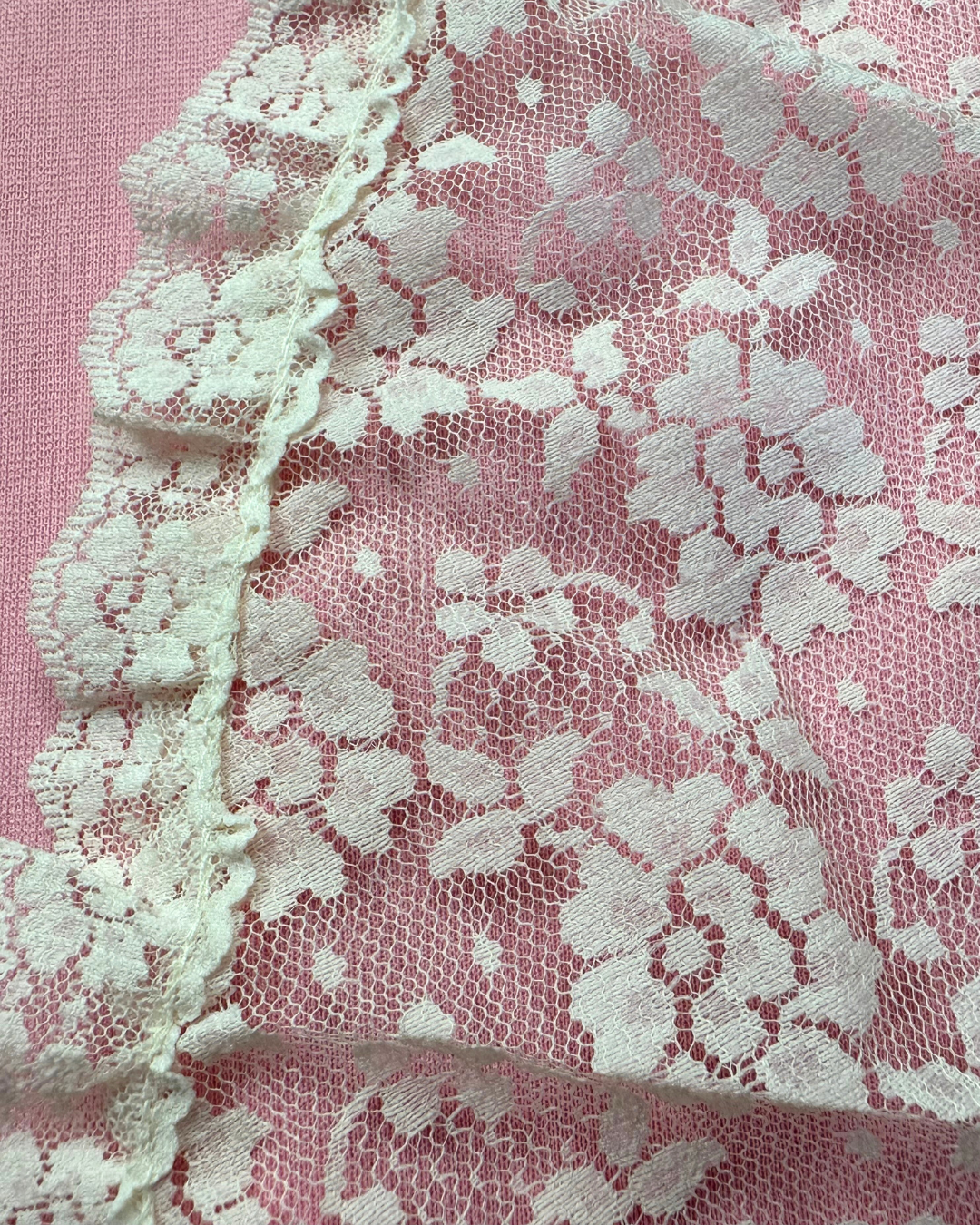 1980’s White Lace Collar - Polyester - St. Louis Trimmings