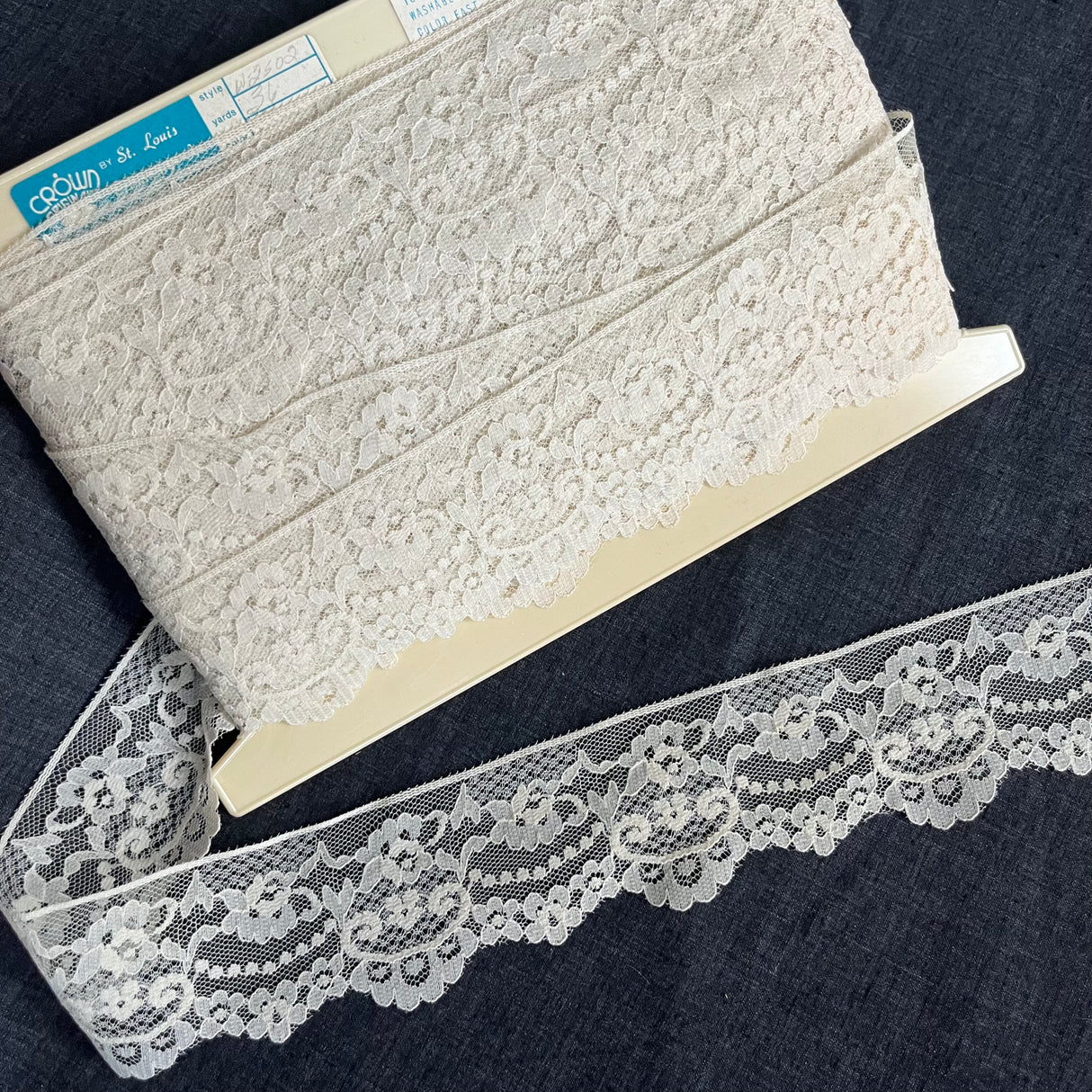 1970’s Rose Scallop Ecru color Edge Lace - Nylon - BTY