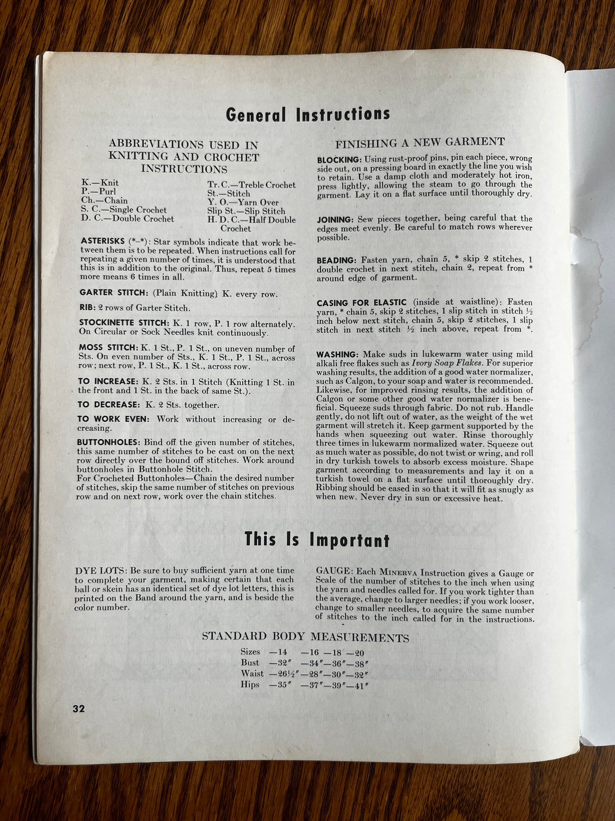 1940's Minerva Style Book Knits Booklet - No. 71