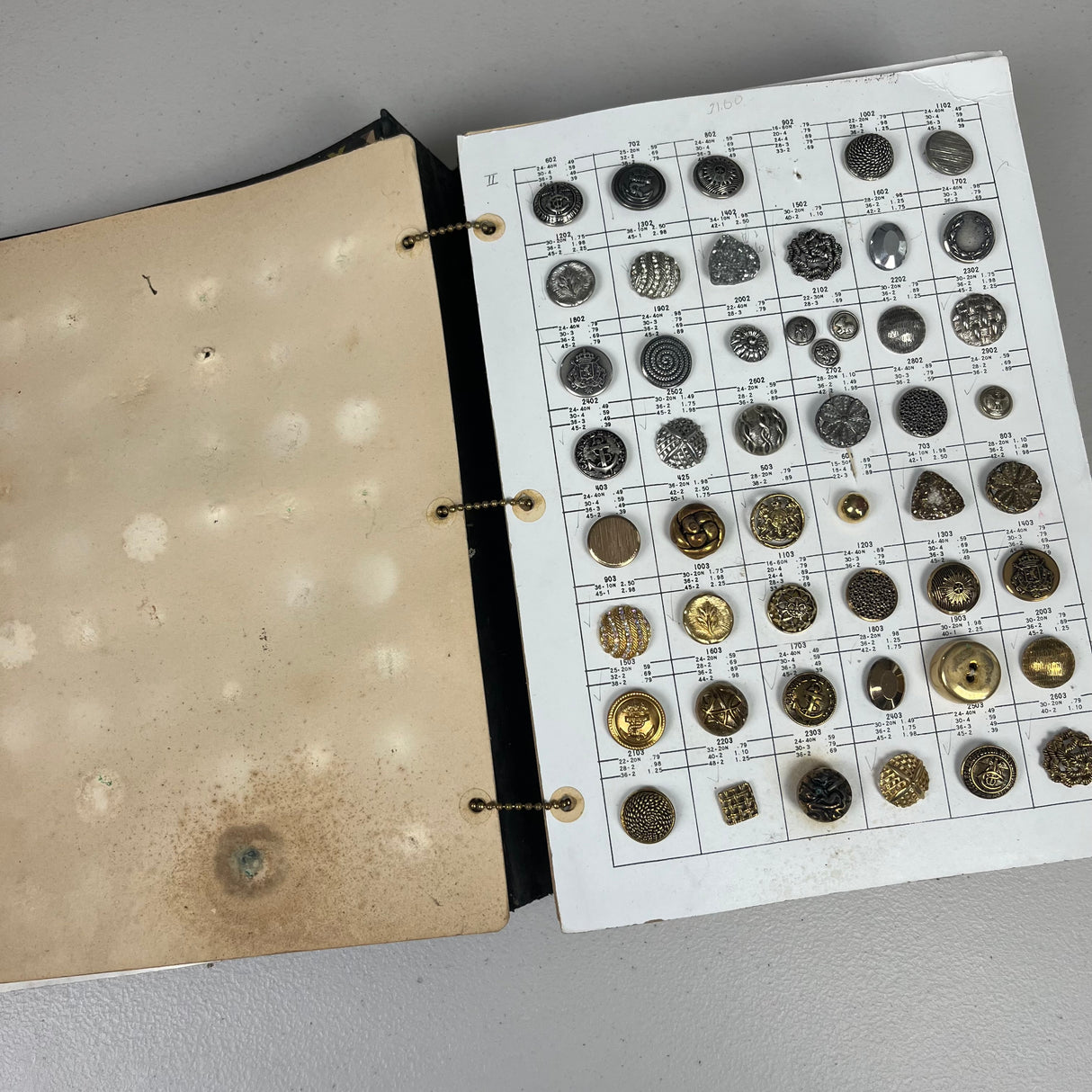 1960's La Mode Button Salesman Book - Full