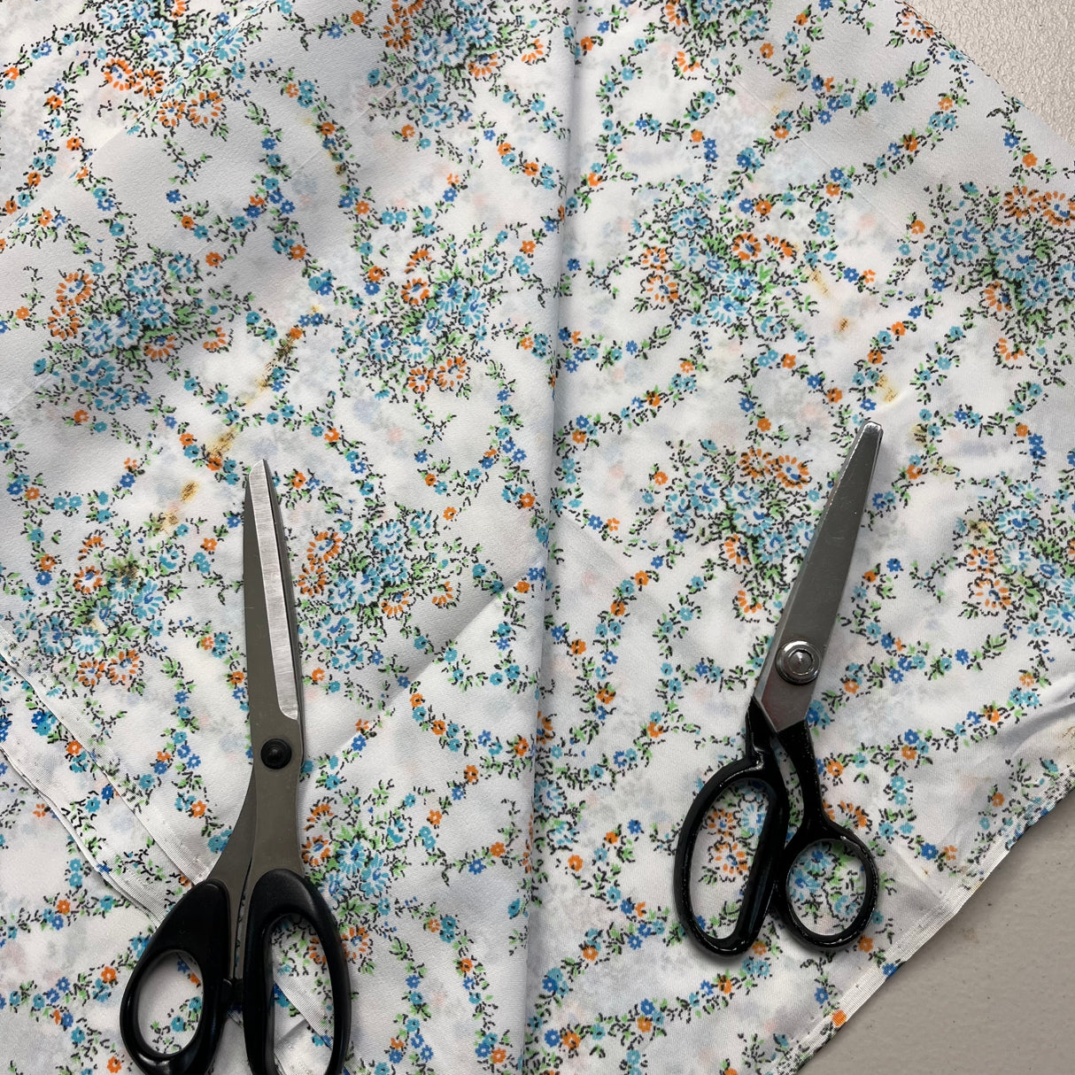 1960’s Swirled Blue Floral Clusters - Polyester - Piece (P180)