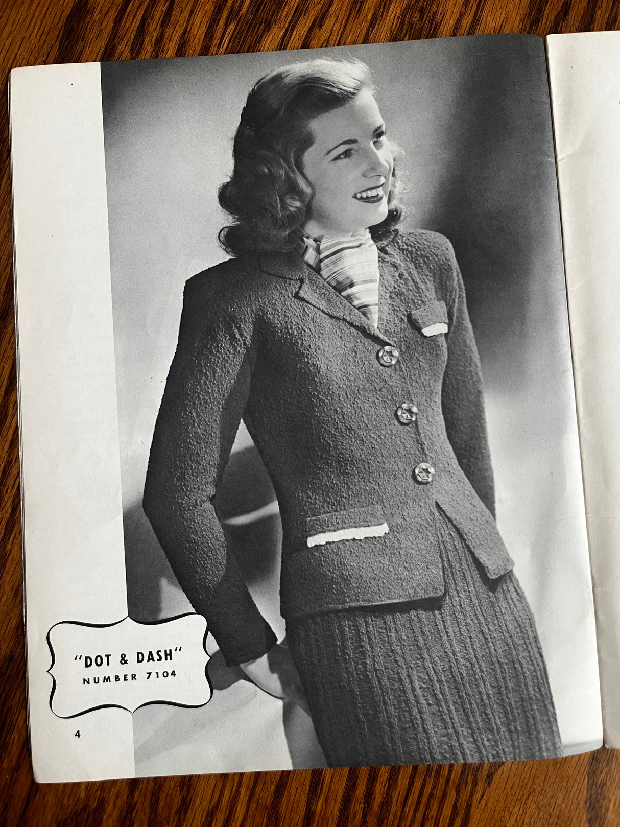 1940's Minerva Style Book Knits Booklet - No. 71