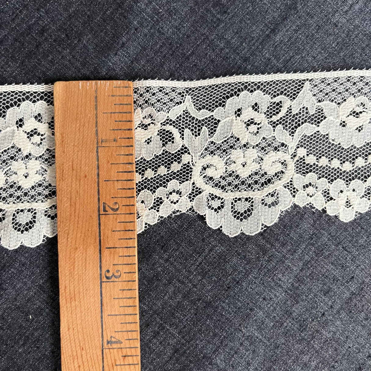 1970’s Rose Scallop Ecru color Edge Lace - Nylon - BTY