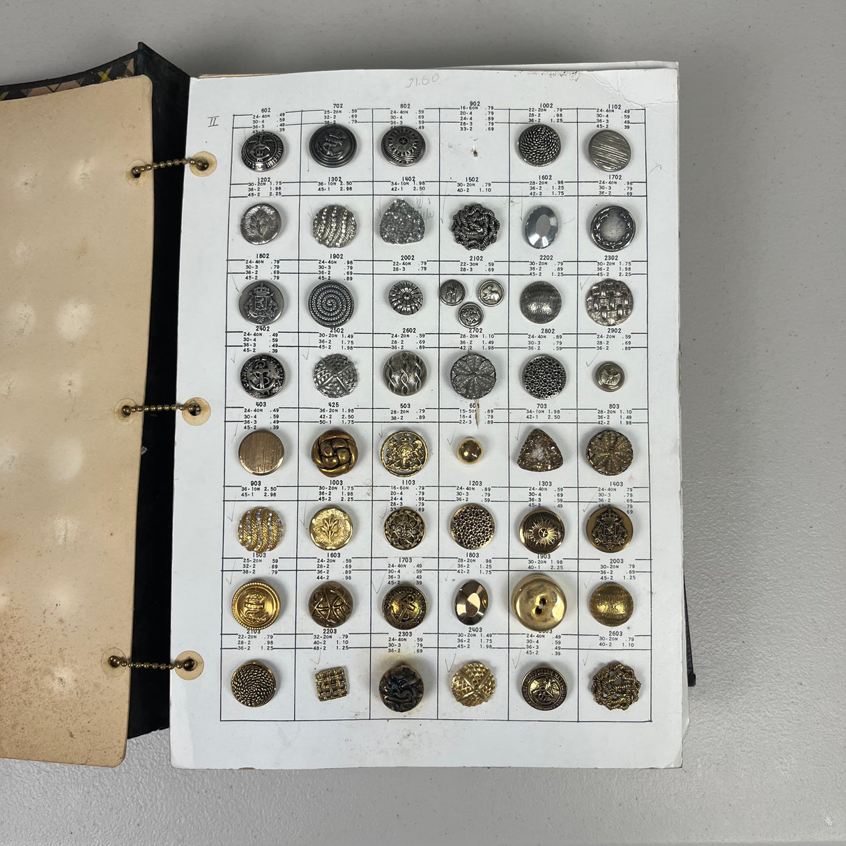 1960's La Mode Button Salesman Book - Full