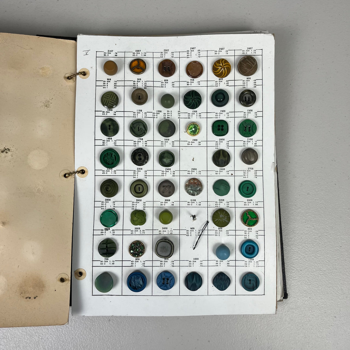 1960's La Mode Button Salesman Book - Full