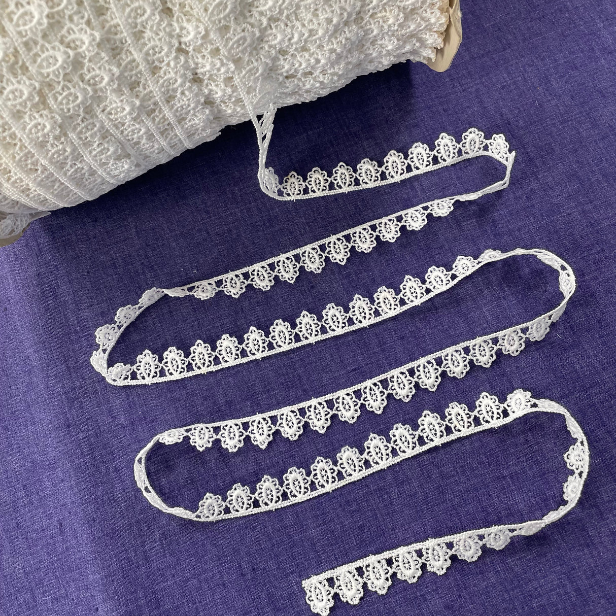 1970’s White Tear Drop Down Edge Lace - 5/8” - BTY (TR4)