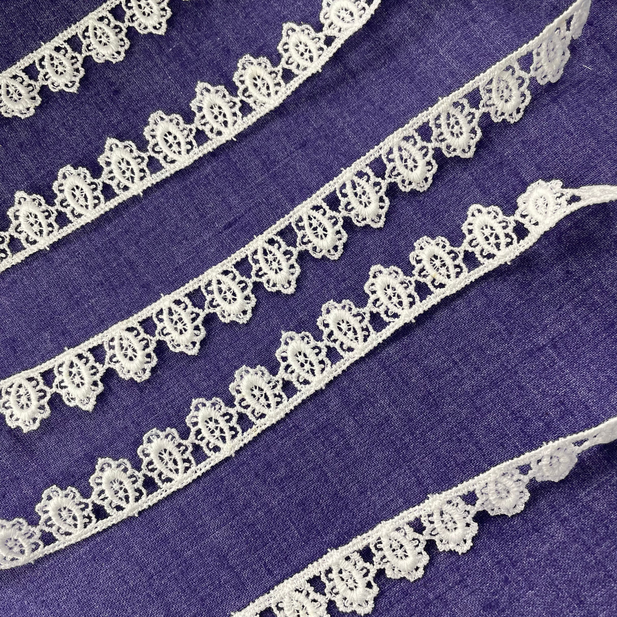 1970’s White Tear Drop Down Edge Lace - 5/8” - BTY (TR4)