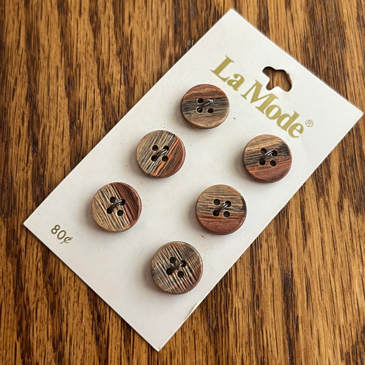 1970’s La Mode Beige Wood Grain Buttons - Brown - Set of 6 - Size 20 - 1/2" - on card