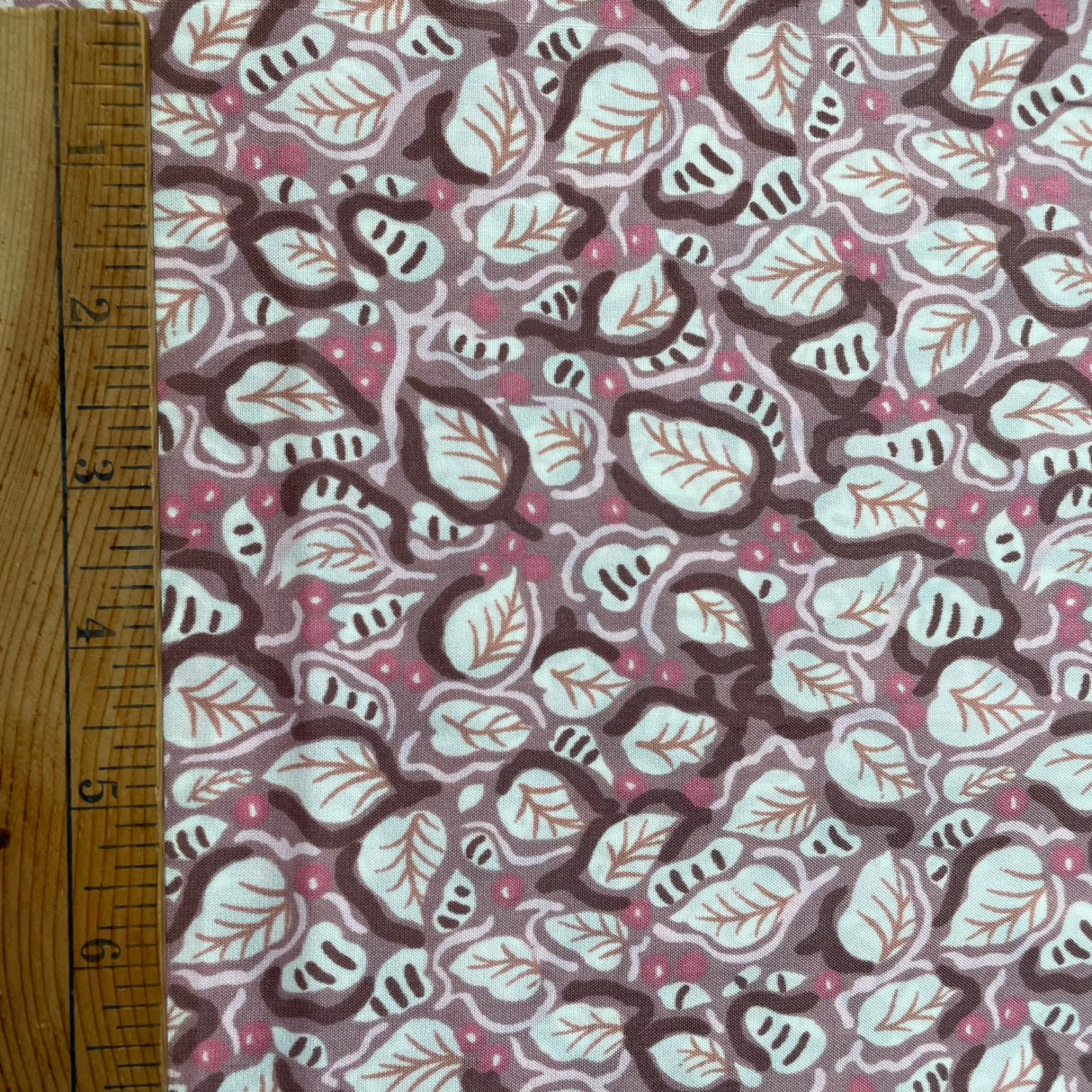 1970's Pink and Brown Leaves - Polyester - Piece (P176)