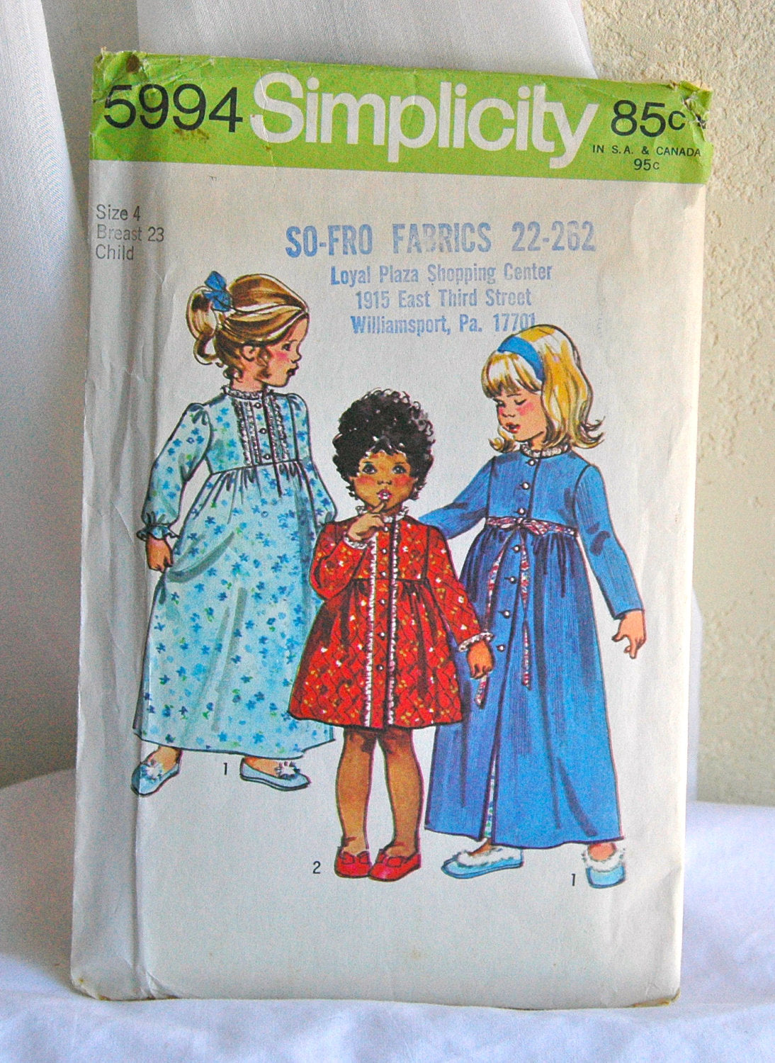 1970's Simplicity Girl's Nightgown and Robe Pattern - Chest 23" - no. 5994