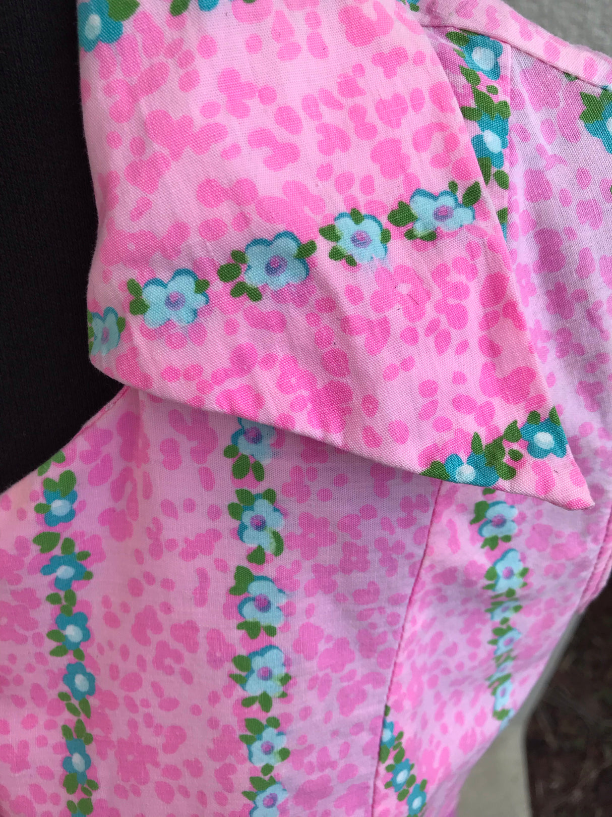 1960’s Floral Border Print Shift Dress with Gold tone Buttons - Bust 38"