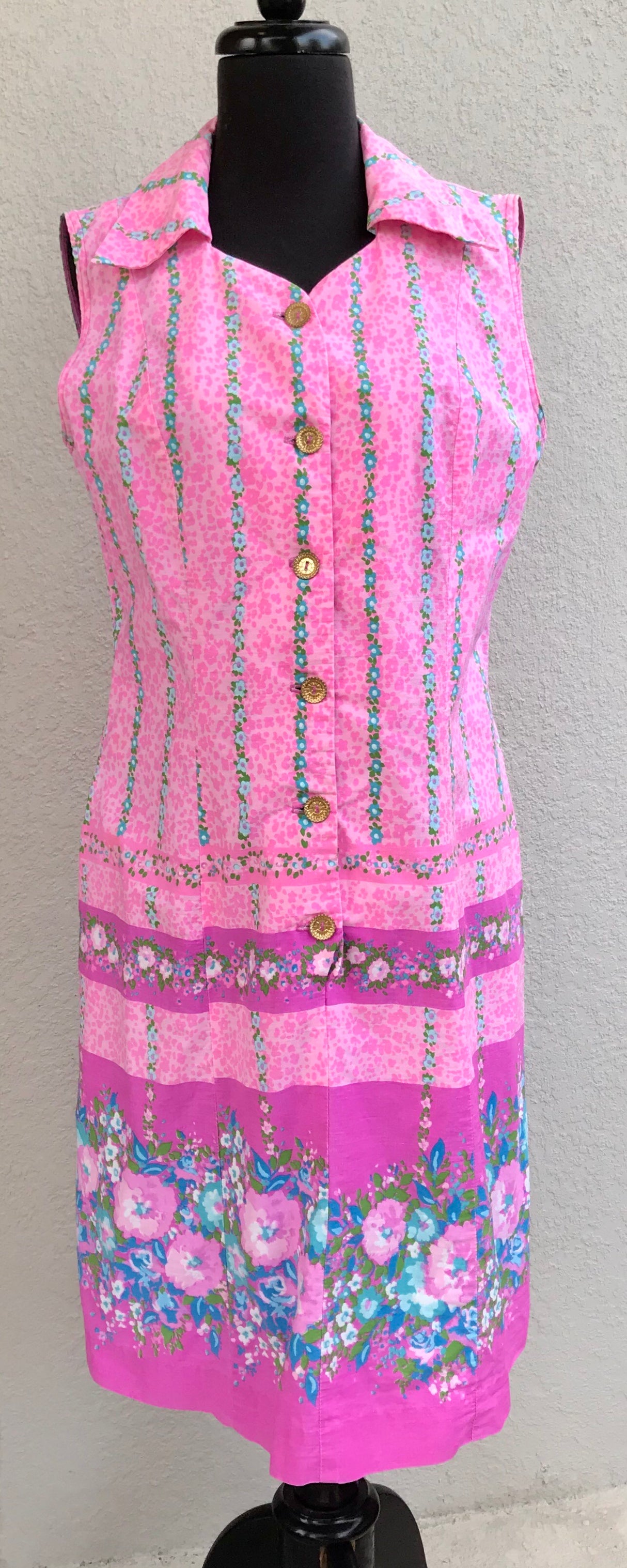 1960’s Floral Border Print Shift Dress with Gold tone Buttons - Bust 38"