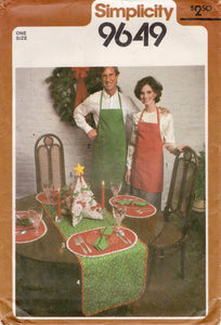 1980's Simplicity Christmas Aprons, Table Runner and other Crafts pattern - UC/FF -  No. 9649