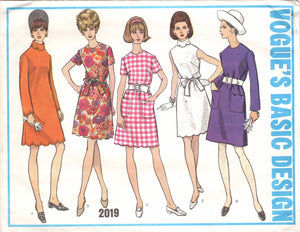 1960's Vogue Basic Design Shift Dress with Mandarin Collar and Scallop hem - Bust 38" - No. 2019