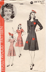 1940's Hollywood Princess Line Dress with Heart Pockets - Bust 32" - No. 1077