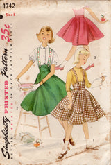 1950's Simplicity Child's Suspender Skirt Pattern - Chest 26" - No. 1742