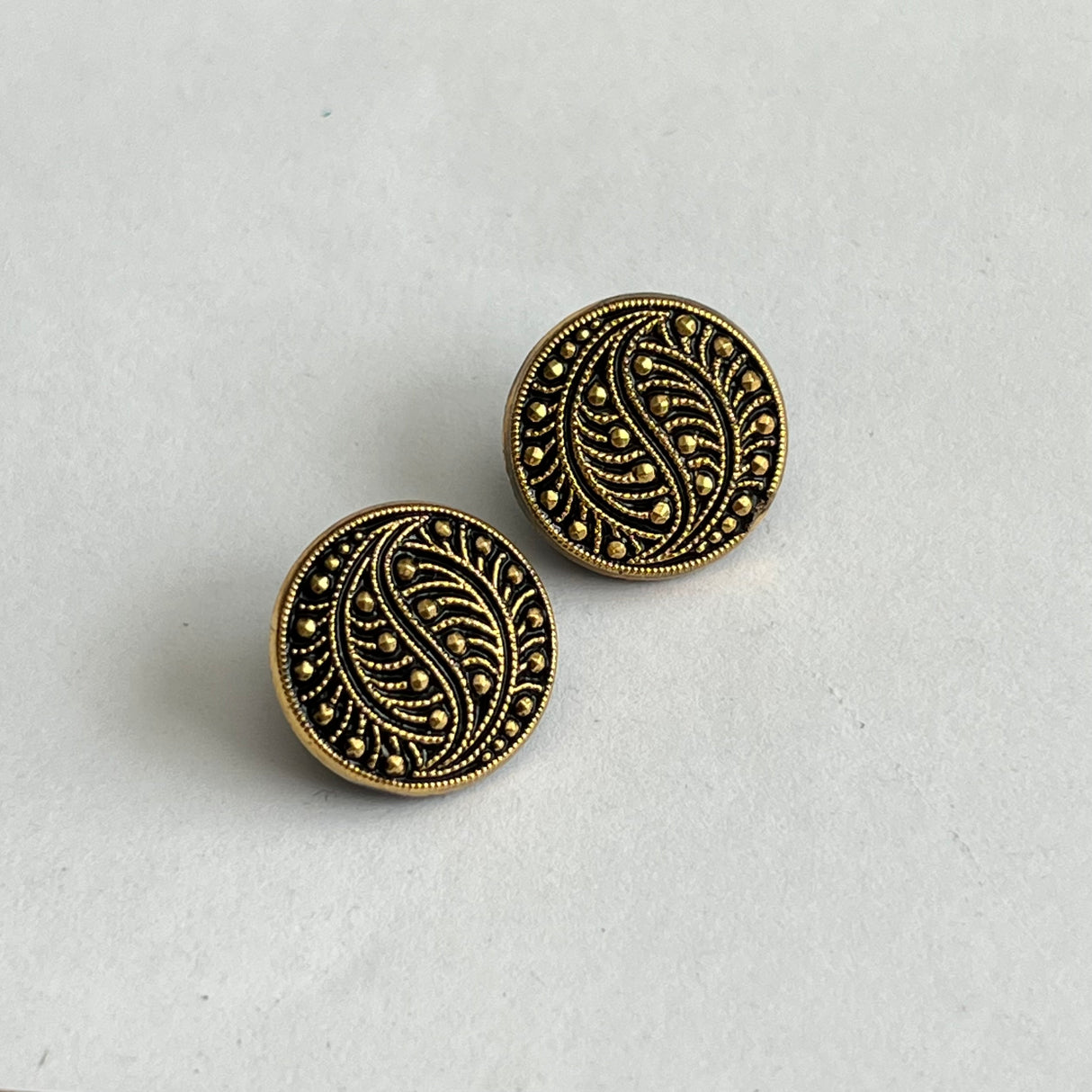 1960’s La Mode Black Glass Shank Buttons with Gold Leaf Design - Black - Set of 2 - 1/2"