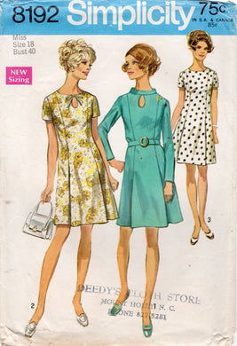 1960's Simplicity Princess Line Dress Pattern with Keyhole detail  - Bust 40