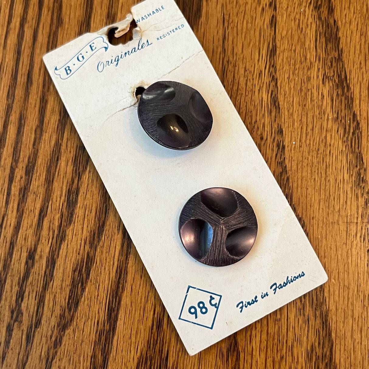 1970’s BGE Originals Deep Purple Plastic Shank Buttons - Opaque - on card