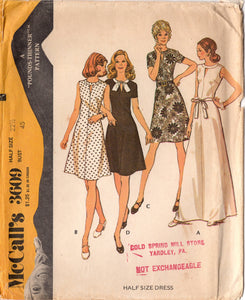 1970's McCall's Midi or Maxi lenght Dress with Keyhole Neckline - Bust 45" - No. 3609