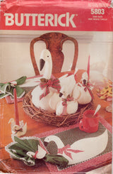 1980's Butterick Christmas Geese Crafts pattern -  No. 5803