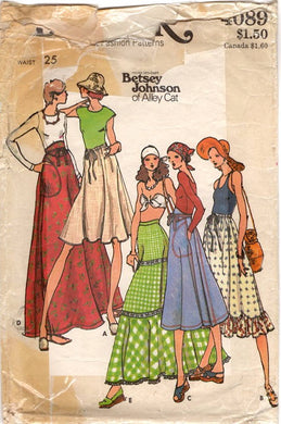 1970's Butterick BETSEY JOHNSON Wrap Skirt with Large Pockets - Waist 25