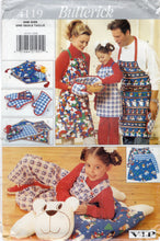 1990's Butterick V.I.P. Christmas Craft Pattern (Apron, Bear Pillow Cover, Oven Mitts, Table Runner, Placemats) - No. 4119