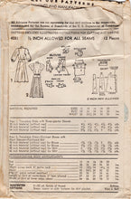 1940's Advance Two Piece Dress with Peplum and Square Armseye - Bust 32" - No. 4581