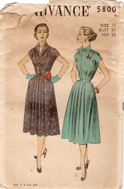 1950's Advance One Piece Dress with Pleated Skirt and Pockets - Bust 30