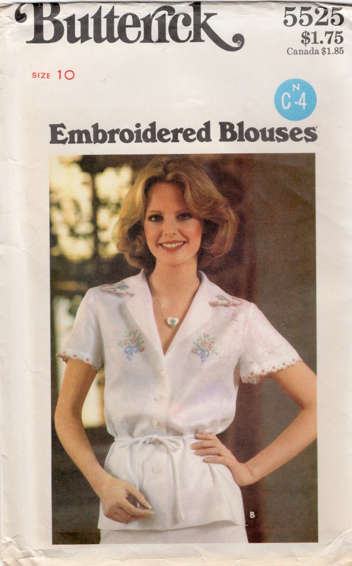 1970's Butterick Embroidered button Up Blouse pattern with Transfers - Bust 32.5" - No. 5525