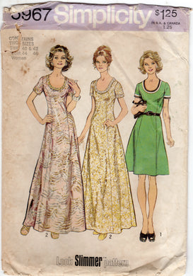 1970's Simplicity Midi or Maxi Dress Pattern with Scoop Neckline - Bust 44-46