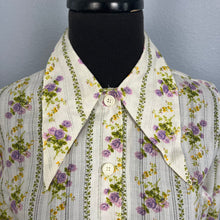 1970s White With Purple Rose Dimity Blouse, Dagger Collar, M/L