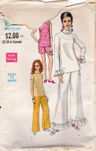 1960's Vogue Overblouse, Shorts and Pants Pattern with optional Ruffles  - Bust 31.5