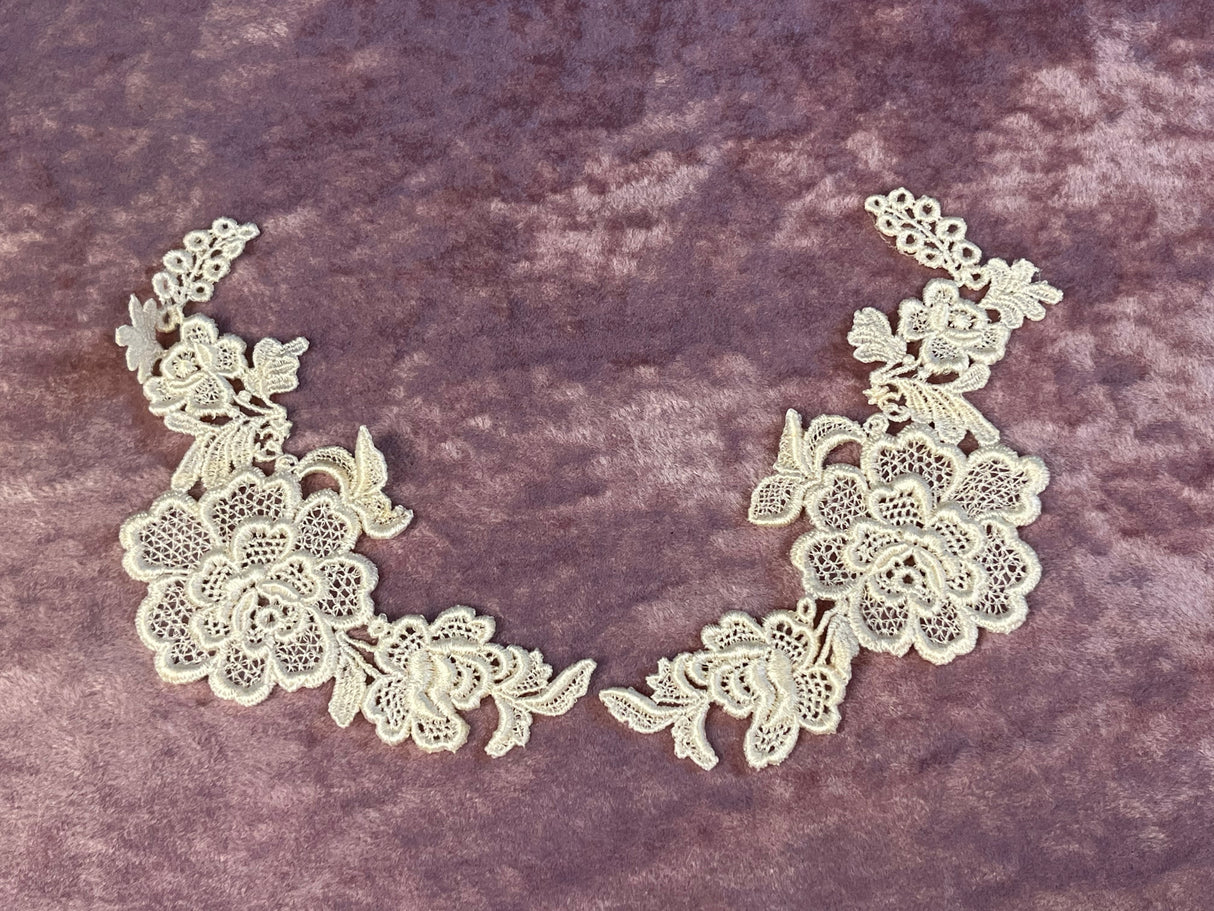 1970’s Floral Appliqué, set of 2 - Hirschberg, Schutz & Co - Cream color - deadstock