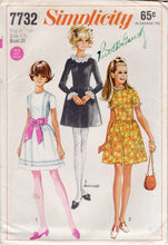 1960's Simplicity Junior's Fit and Flare Dress Pattern with Short or Long Sleeves - Bust 29" - No. 7732