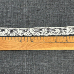1970’s Trailing Floral Scallop Edge Lace - No. 200/3 - Cotton - BTY