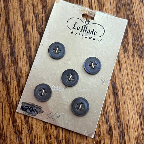 1970’s La Mode Mother of Pearl Buttons - Grey - Set of 5 - Size 17 - 7/18