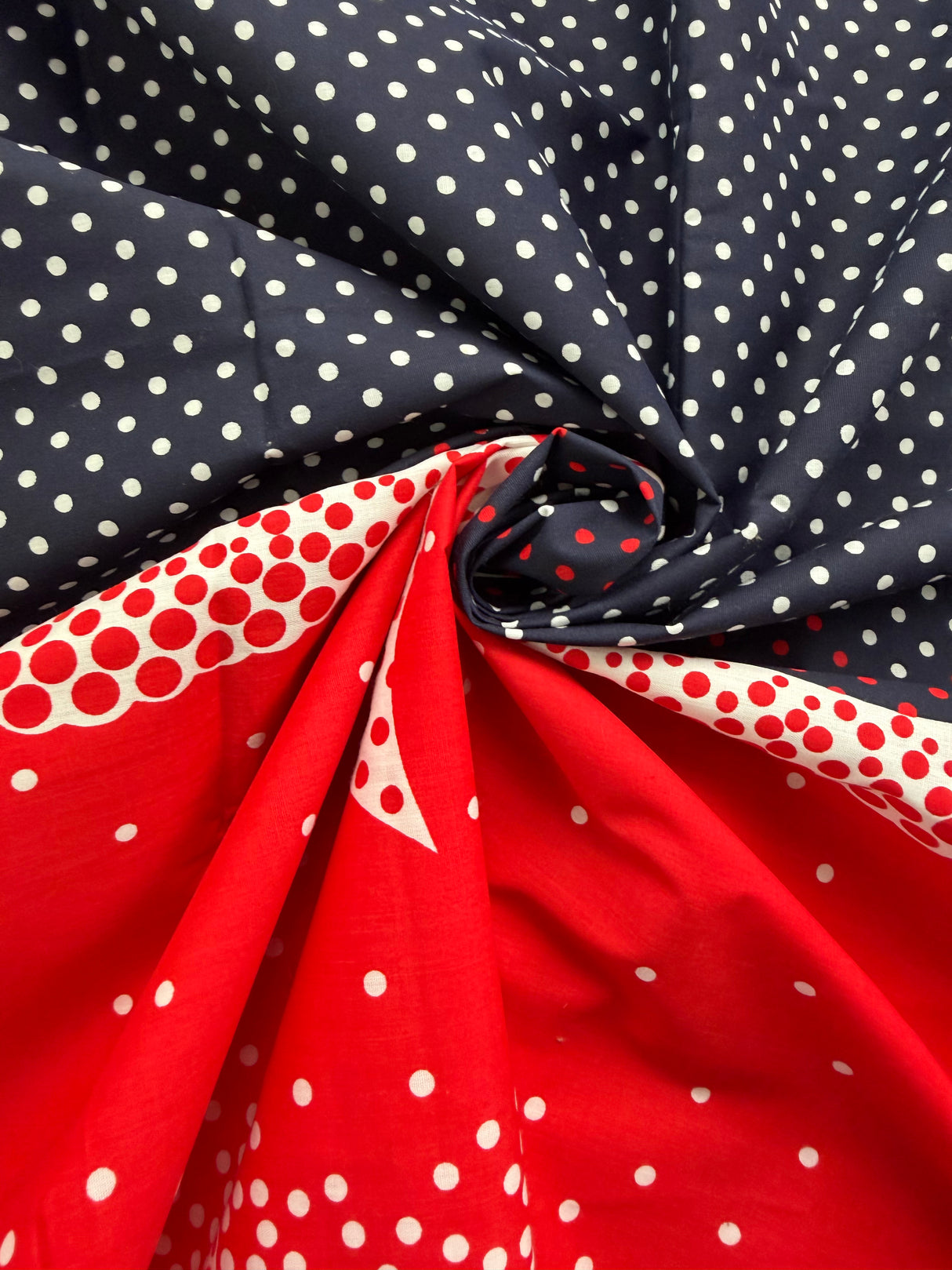 1980’s Red and Blue Bow Border Print Fabric (P266)