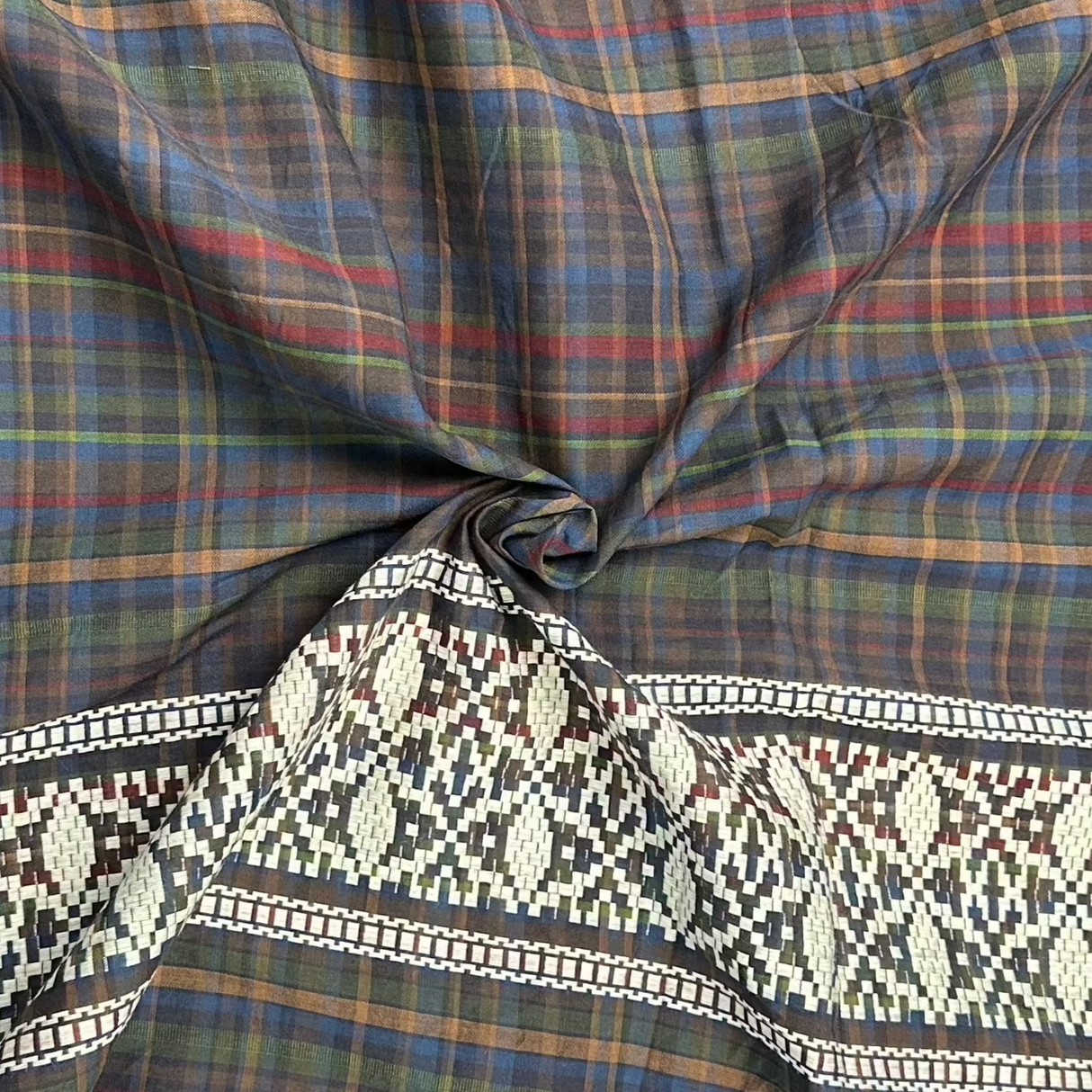 1970’s Multicolor Plaid Cotton woven Border Print fabric (P21)