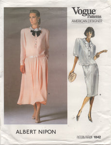 1980's Vogue American Designer Half Button Blouse with Peter Pan Collar and Soft Pleated Skirt - Albert Nipon - Bust 34" - No. 1842
