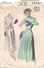 1940's Advance Sweetheart or High Neckline One Piece Dress with Large Pockets - Bust 30" - No. 5242