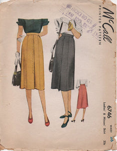 1940's McCall Straight Skirt with side Button and stitched detail front - Waist 26" - No. 6746