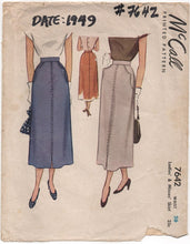 1940's McCall's Skirt with Detailed Pocket Style - Waist 26" - No. 7642