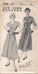 1950's New York Two Piece Dress with Drop Down Front and Double Collar - Bust 31" - No. 769