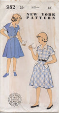1950's New York Girl's One Piece Dress with oversize Collar - Chest 30" - No. 982